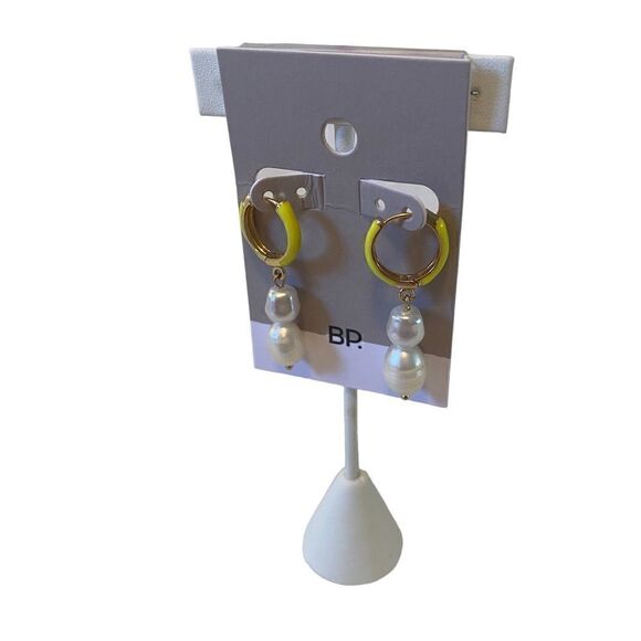 BP  Small yellow & gold tone hoops with double drop faux pearls. - Picture 3 of 6